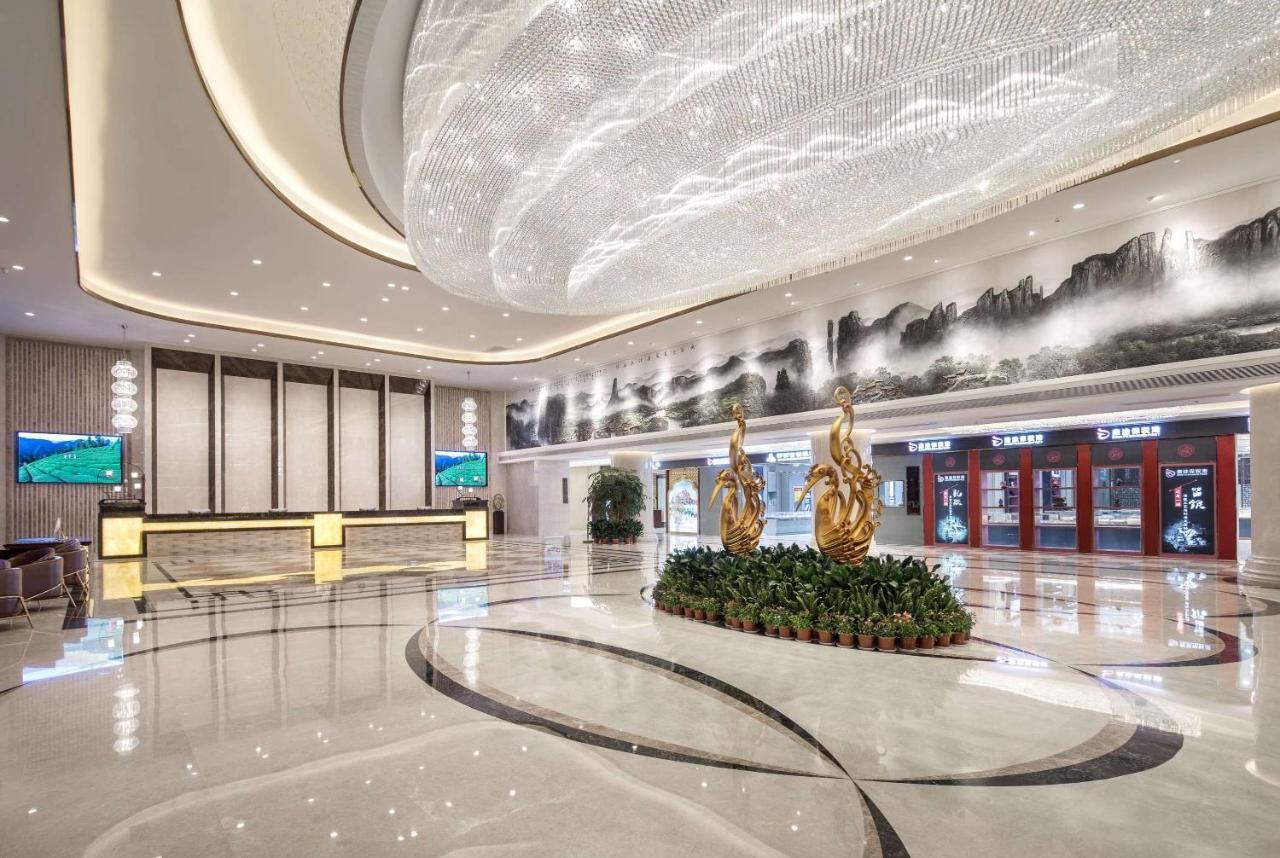 Ramada Plaza By Wyndham Enshi Hotel Exterior foto